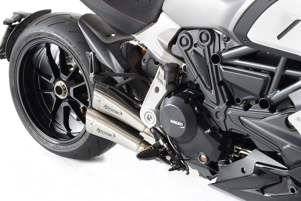 HYDROFORM SHORT R SATIN 公式画像 4